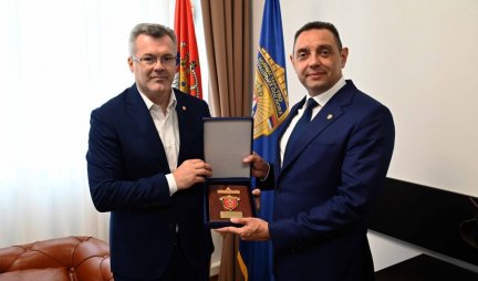 VAŽAN SASTANAK O BEZBEDNOSTI! Ministar Vulin i predsednik Odbora za kontrolu službi bezbednosti Bečić razgovarali o situaciji u Srbiji!