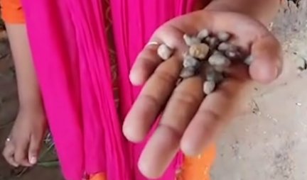 UZNEMIRUJUĆI VIDEO! FENOMEN! Devojčica plače "kamenje", a kada padne mrak...