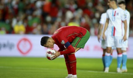 PORTUGALCI RAZBILI LUKSEMBURG! Ronaldov HET-TRIK najavio utakmicu DECENIJE protiv Srbije! /FOTO/