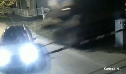 /Uznemirujući snimak/ Pijani vozač kod Šapca izleteo na šine preko rampe, voz ga "počistio"!