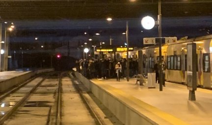 NAVIJAČI ZVEZDE OPKOLJENI! SAČEKUŠA za Delije na železničkoj stanici u Portugalu /VIDEO/FOTO/