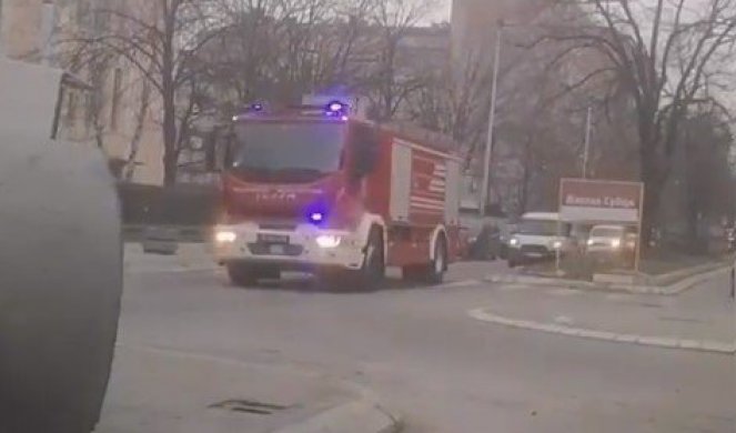 POŽAR U KLINIČKOM CENTRU SRBIJE! Radnici evakuisani, vatrogasne ekipe na terenu!