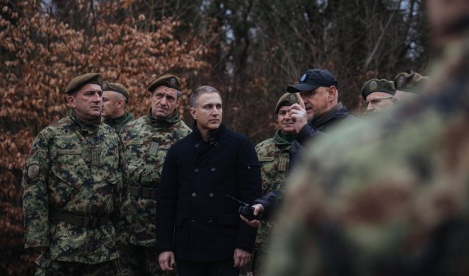 Ministar Stefanović obišao Centar za ispitivanje naoružanja i vojne opreme u Nikincima