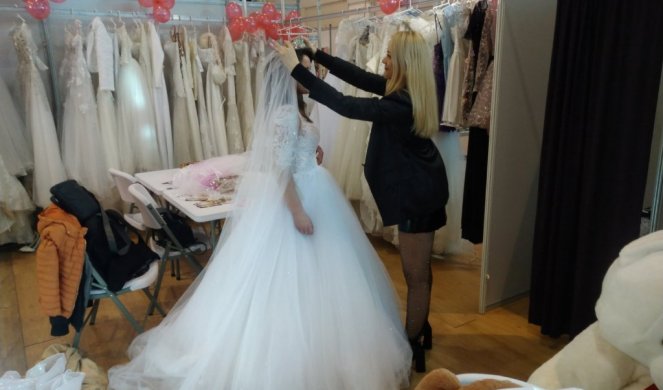 LUDI KAMEN ZA SVAČIJI DŽEP! U Kragujevcu otvoren Sajam venčanja, skupo jeste, ali kad se hoće SVE SE MOŽE (VIDEO/FOTO)