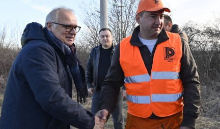 Vesić obišao radove na asfaltiranju puta za Dubravu