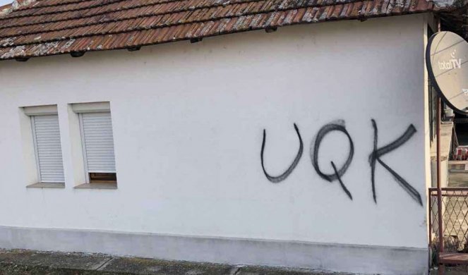 TERORISTI PRETE NARODU! Na srpskim kućama kod Lipljana osvanuli grafiti OVK