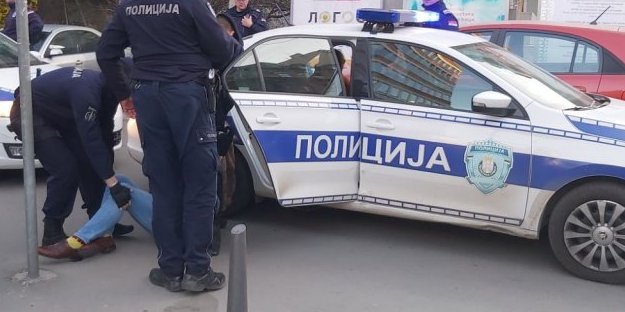 Drama na Zelenom vencu: Policajci PS Savski venac uhapsili razbojnika sa nožem