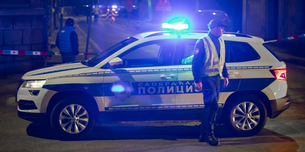 Policijski presretači zaustavili dvojicu bahatih vozača! Mortus pijani divljali na autoputu kroz Beograd