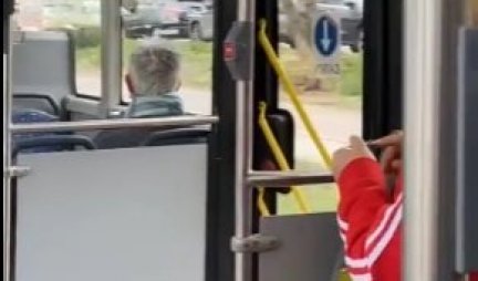 "PA DOBRO, MOŽDA IMA SANITARNI PREGLED"! Ovaj snimak iz gradskog prevoza će vas ŠOKIRATI: Pogledajte šta ova žena radi u autobusu! (VIDEO)