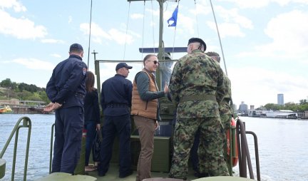 Ministar Stefanović obišao pripadnike Rečne flotile! (FOTO)