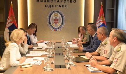 MINISTAR ODBRANE O RAZVOJU ODBRAMBENE INDUSTRIJE "Važno da naše fabrike održe proizvodnju naoružanja i opreme za Vojsku Srbije"