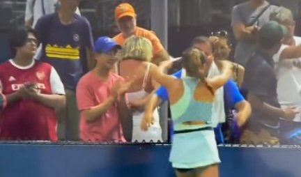 BURA U TENISKOM SVETU! Otac teniserki čestitao tapšući je po "zadnjici", a onda je sočno poljubio u usta! (VIDEO)