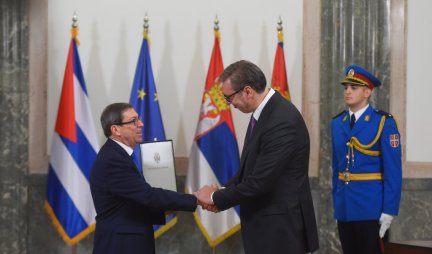VELIKO HVALA ZA PRIJATELJSTVO! Vučić odlikovao kubanskog ministra Ordenom srpske zastave prvog stepena