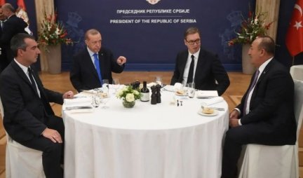 PREDAH POSLE IZUZETNO USPEŠNOG RADNOG DELA DANA! Predsednik Vučić sa delegacijom Turske na ručku u Predsedništvu Srbije (FOTO)