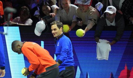 PRED IZLAZAK NA POSLEDNJI MEČ! Federer ostavio PORUKU na društvenim mrežama! Emotivne REČI Švajcarca paraju srce!