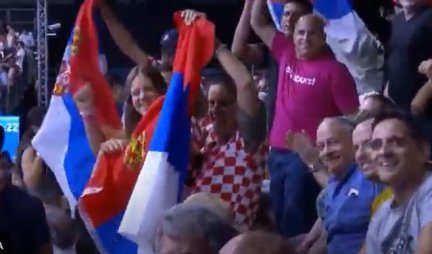 NESTVARNA SCENA OBILAZI SVET! Hrvatice sa srpskom zastavom u kockastim dresovima NAVIJAJU ZA NOVAKA! (VIDEO)