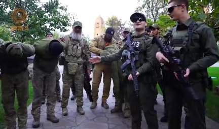 ŠOKANTNO! KADIROV POSLAO TROJICU MALOLETNIH SINOVA U RAT - Oni mu "na noge" doveli trojicu ukrajinskih vojnika na poklon! (VIDEO)