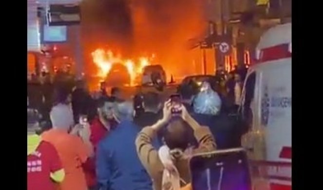 (ISPRAVKA) Lažna vest o "novom terorističkom napadu": U Istanbulu su goreli automobili