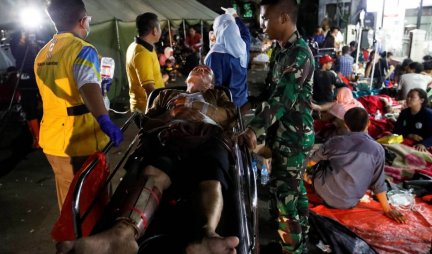 RASTE BOJ ŽRTAVA U ZEMLJOTRESU! Indonezija zavijena u crno