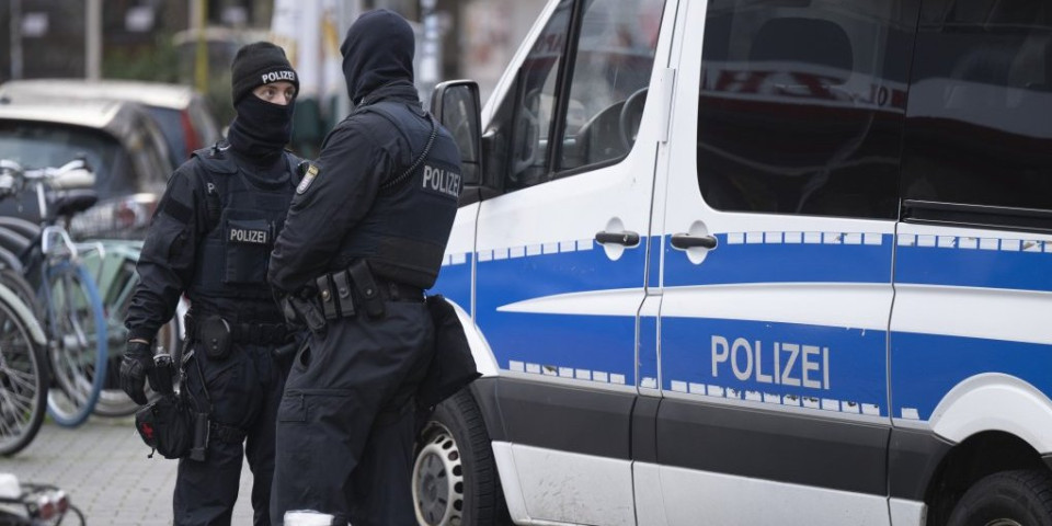 AUSTRIJSKA POLICIJA NA NOGAMA: Srbin se javio na oglas, a zatim ukrao "bentli" vredan 250.000 evra