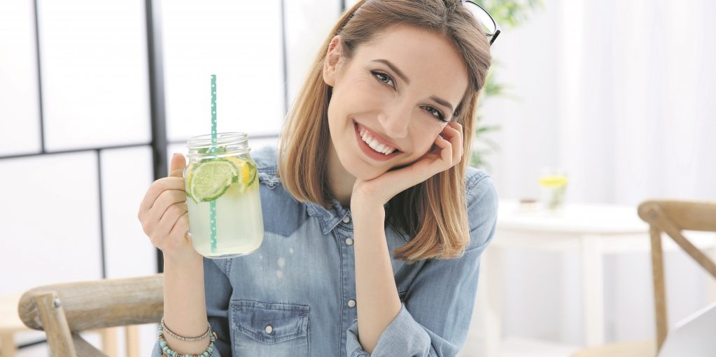 7 stvari koje će se dogoditi ako svako jutro budete pili vodu sa limunom