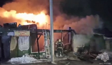 HOROR U RUSIJI! 22 osobe stradale u požaru u ilegalnom staračkom domu! (VIDEO)