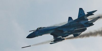 (VIDEO) Drama na nebu! Američki F-35 krenuli na Suhoje, ruski piloti hitno reagovali na pretnju!