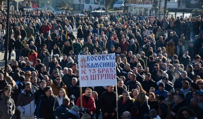 ZAVRŠEN PROTEST NA KiM! Uz transparent "KURTI, DECU TI NEĆEMO OPROSTITI", Srbi poručili da im je dosta Aljbinovog terora!
