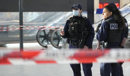 KRVAVO JUTRO U PARIZU! Drama na železničkoj stanici, napadač nožem izbo nekoliko ljudi, policija ga likvidirala (FOTO)