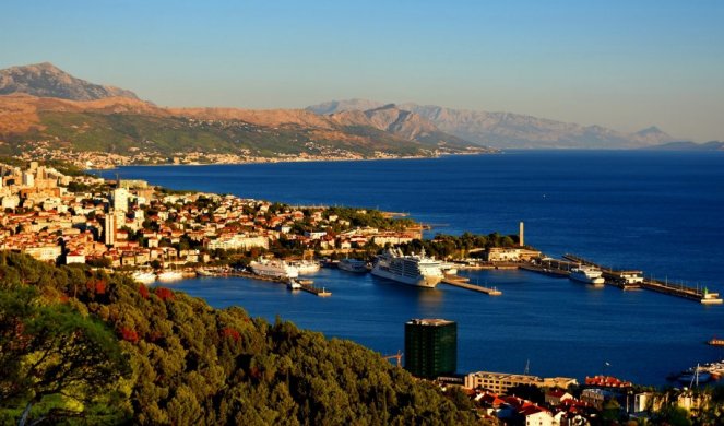 Tragedija u Splitu: Muškarac skočio sa broda, pa se utopio!