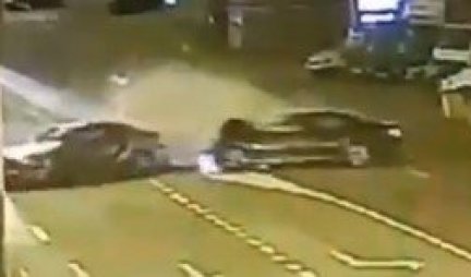 (VIDEO) POGLEDAJTE TRENUTAK JEZIVOG SUDARA NA ZRENJANINSKOM PUTU! Udarac katapultirao automobile na suprotnu stranu ulicu