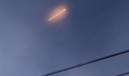 NLO PRIMEĆEN IZNAD KINE! Brzoleteći lanac svetlećih kugli pojavio se na nebu! Naučnici nemaju objašnjenje, da li smo OTKRIVENI?