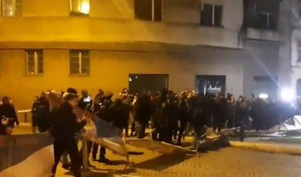 EKSTREMISTI DANAS PRED TUŽIOCEM! Pozivali na ubistvo predsednika Vučića i nasilno rušenje vlasti - Kod jednog pronađena puška
