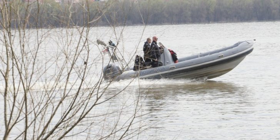 Drugi dan drame na Drini: Spasioci i meštani tragaju za ženom koja je juče upala u reku kod Bajine Bašte