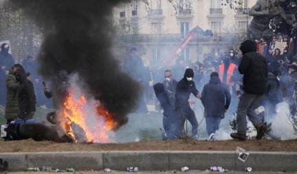 Nasilni protesti u Francuskoj malo se stišali: Makron sa strahom čeka Dan pada Bastilje, 14. jul