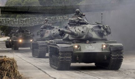 OVIM PLANIRAJU DA PREGAZE RUSKU ODBRANU?! Američki M60 rešava glavni PROBLEM Kijeva, na frontu će imati SPECIJALNU ulogu, kad stigne kreće...