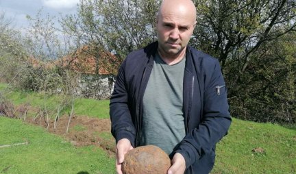 SRPSKI METEOR ČUVA KAO NAJVEĆE BLAGO! Kamenu loptu Dejan je pronašao na Vidojevici, pre više od 200 godina pala je na Zemlju (FOTO)