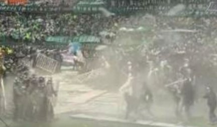 HAOS U KOLUMBIJI! BRUTALNA ŠORKA NAVIJAČA I POLICIJE! Stravični neredi na stadionu! SVET ZGROŽEN! (VIDEO)