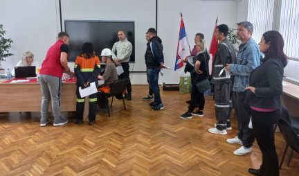 KAD JE TEŠKO, TU SU I KINEZI ! Radnici "Zi Đina" u Majdanpeku dali krv za povređene u Beogradu i Mladenovcu