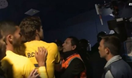 ŠOKANTNE SCENE U ŠPANIJI! Huligani napali fudbalere Barselone, uleteli u tunel... (VIDEO)