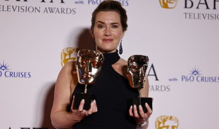 KEJT VINSLET SA ĆERKOM NA DODELI "BAFTA" NAGRADA: Mia je LEPOTU i OBLINE nasledila od slavne glumice (FOTO)