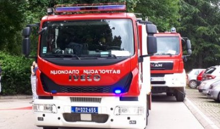 POŽAR U RESNIKU, ZAPALIO SE KREVET: Povređena jedna osoba, vatrogasci na terenu