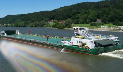 EKOLOŠKA KATASTROFA KOD NOVOG SADA! U Dunav se izlilo 30.000 litara goriva! (FOTO)