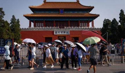 NEZAPAMĆENE VRUĆINE U KINI Peking ''gori'' treći dan zaredom: temperature preko 40 stepeni! Toplotni talas zahvatio oblast zemlje veličine Kalifornije