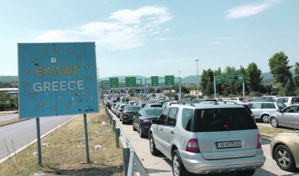 "Jedva prešli 7 kilometara za sat vremena" Turiste iz Srbije dočekao pakao u Grčkoj! Evo šta se dešava i kako da izbegnete čekanje!