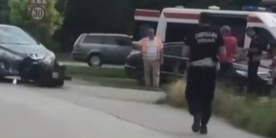 Automobil udario ženu koja je vozila motocikl u Veterniku (VIDEO)