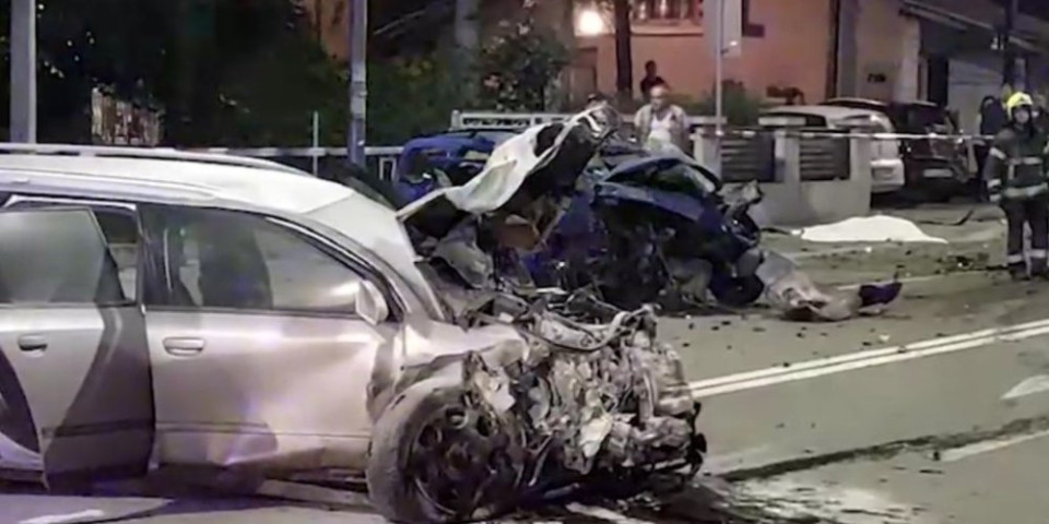 Automobili potpuno smrskani, motor odleteo 20 metara! Horor scene nakon jezive nesreće u Kruševcu - troje poginulih!