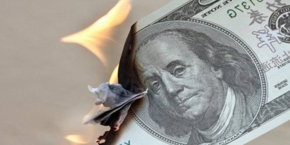 Novi ratovi i još gora kriza?! Američki ekonomista alarmirao svet: Dolar propada, spremite se za najgore!