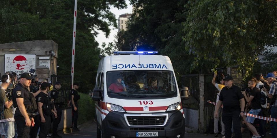 Eksplozija u kijevskom sudu: Poginuo napadač, povređena dva policajca!