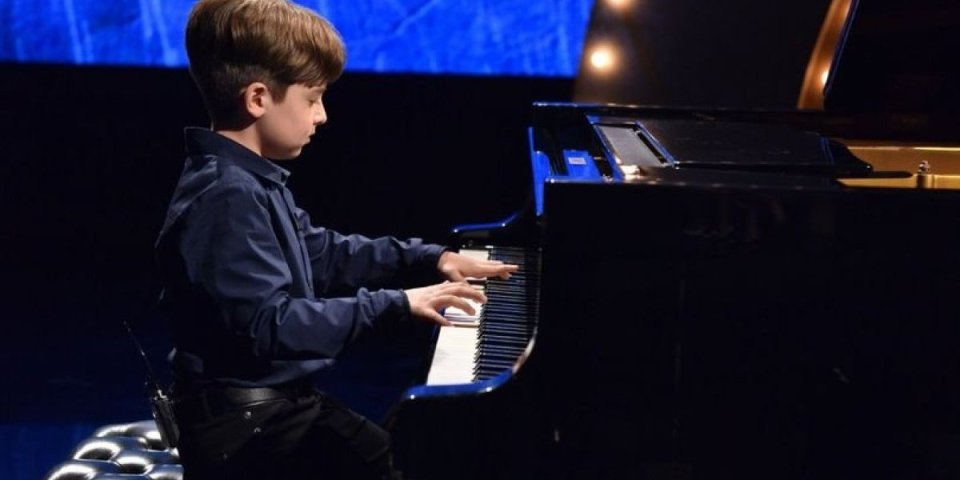 "Mali pijanisto, muzika je prestala prerano": Majka Andrije Čikića objavila potresne stihove posvećene sinu